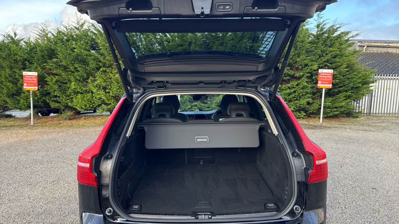 Volvo XC60 2.0 T8 [455] RC PHEV Ultimate Dark 5dr AWD Gtron Estate